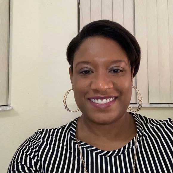 Meet your Posher, Danicca - Picture 1 of 1